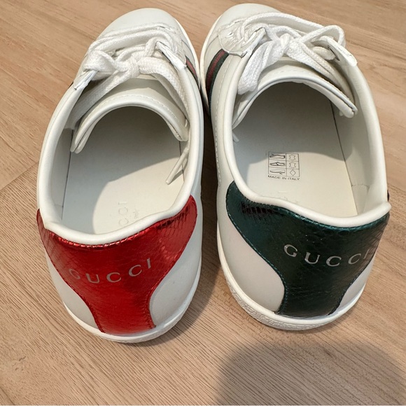 Gucci White Sneakers with Green and Red Stripe - Picture 11 of 14